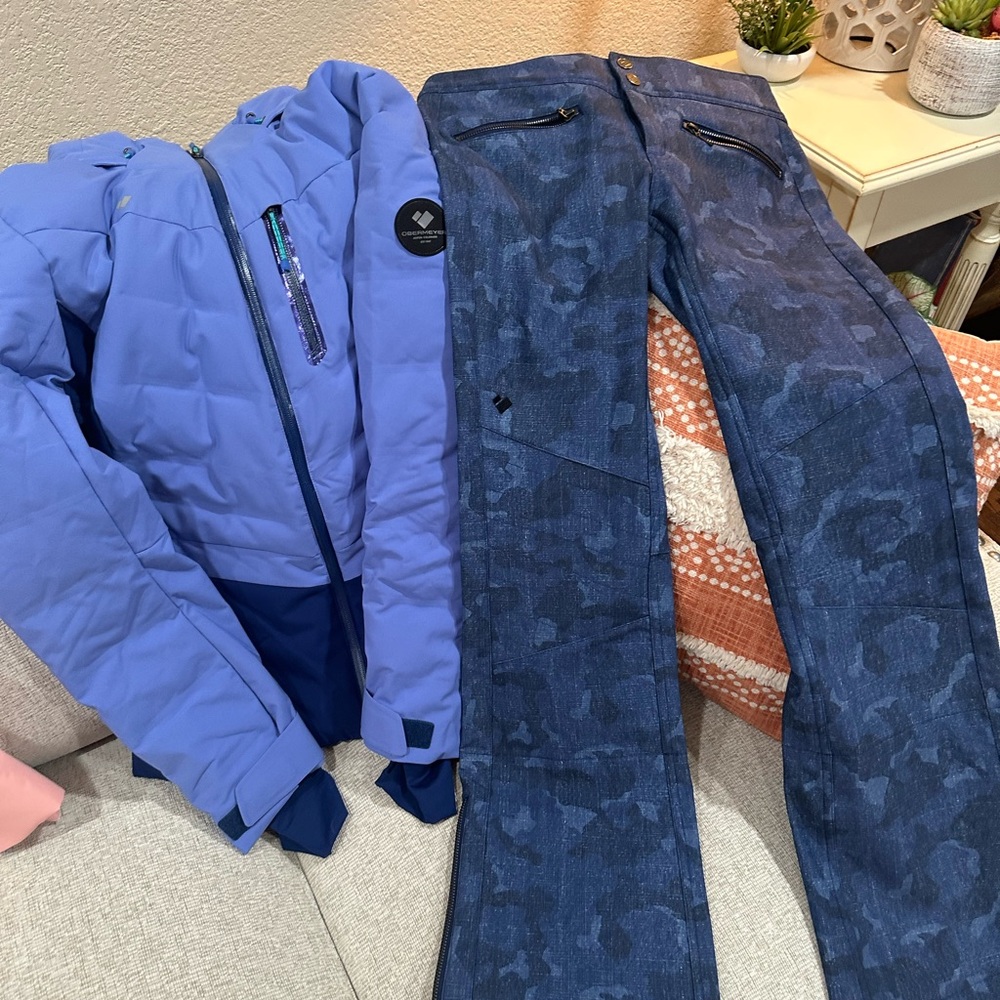 Obermeyer Women's Blue ski/board Outerwear